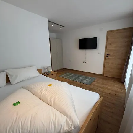 Rima Apart's * 黑特尔旺