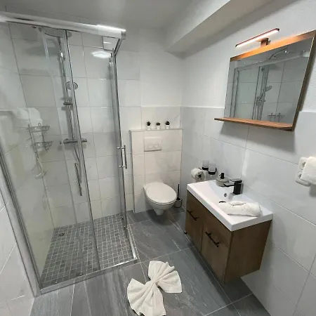 Rima Apart's 黑特尔旺