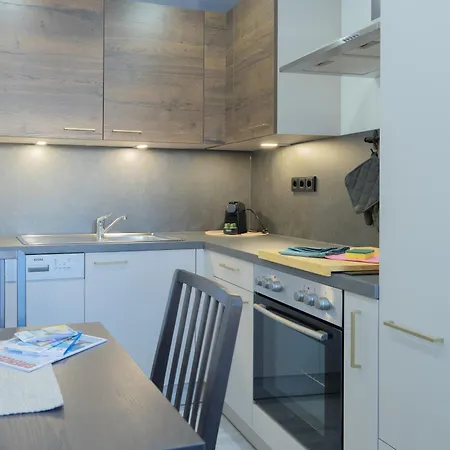 Rima Apart's 黑特尔旺